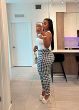 Load image into Gallery viewer, BLK LEGGINGS

