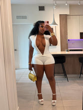 Load image into Gallery viewer, V ROMPER
