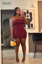 Load image into Gallery viewer, HOURGLASS DRESS - BURGUNDY
